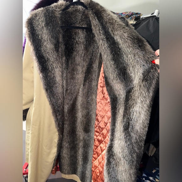 Country pacer tan real fur coat - Picture 7 of 9